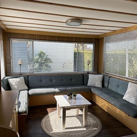 Gezellige Stacaravan Met Groot, Zonnig Terras! Belt-Schutsloot المظهر الخارجي الصورة