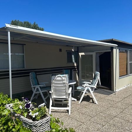 Gezellige Stacaravan Met Groot, Zonnig Terras! Belt-Schutsloot المظهر الخارجي الصورة