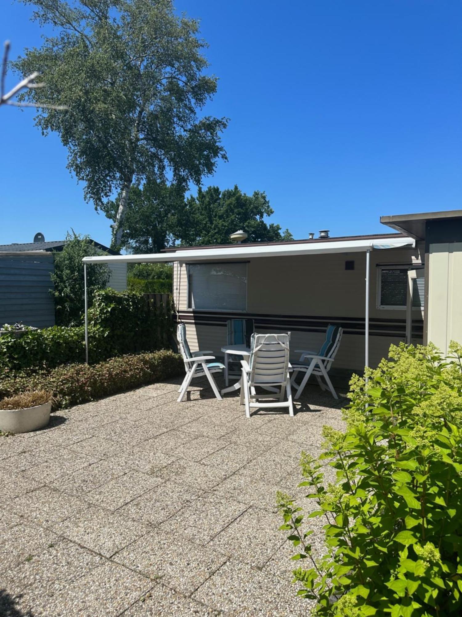 Gezellige Stacaravan Met Groot, Zonnig Terras! Belt-Schutsloot المظهر الخارجي الصورة