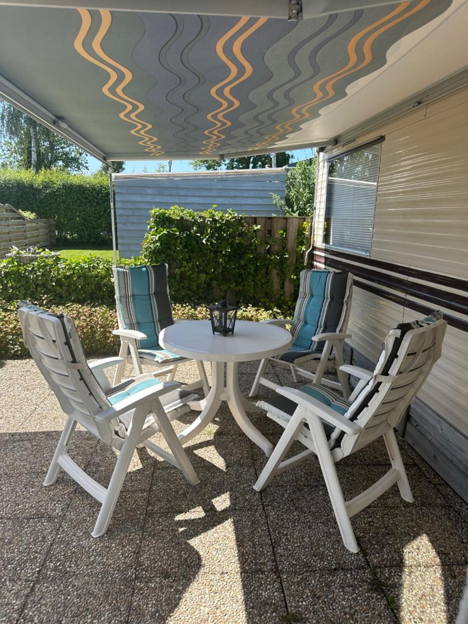 Gezellige Stacaravan Met Groot, Zonnig Terras! Belt-Schutsloot المظهر الخارجي الصورة